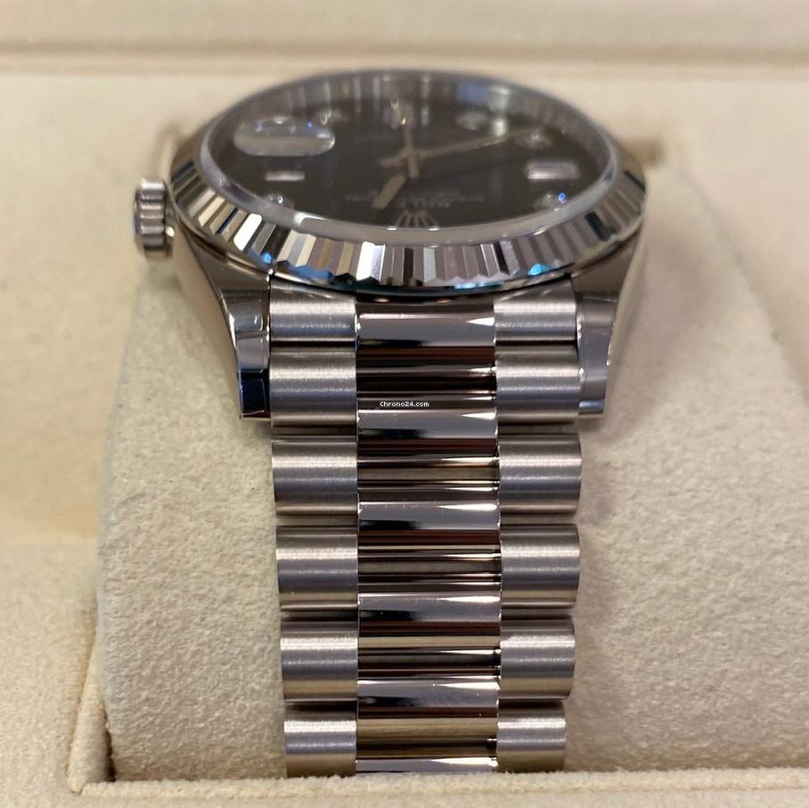 Rolex Day-Date 36 36mm/Like New (Unworn) 2025/White Gold 10 Diamonds Blue Dial 128239