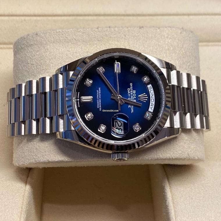 Rolex Day-Date 36 36mm/Like New (Unworn) 2025/White Gold 10 Diamonds Blue Dial 128239