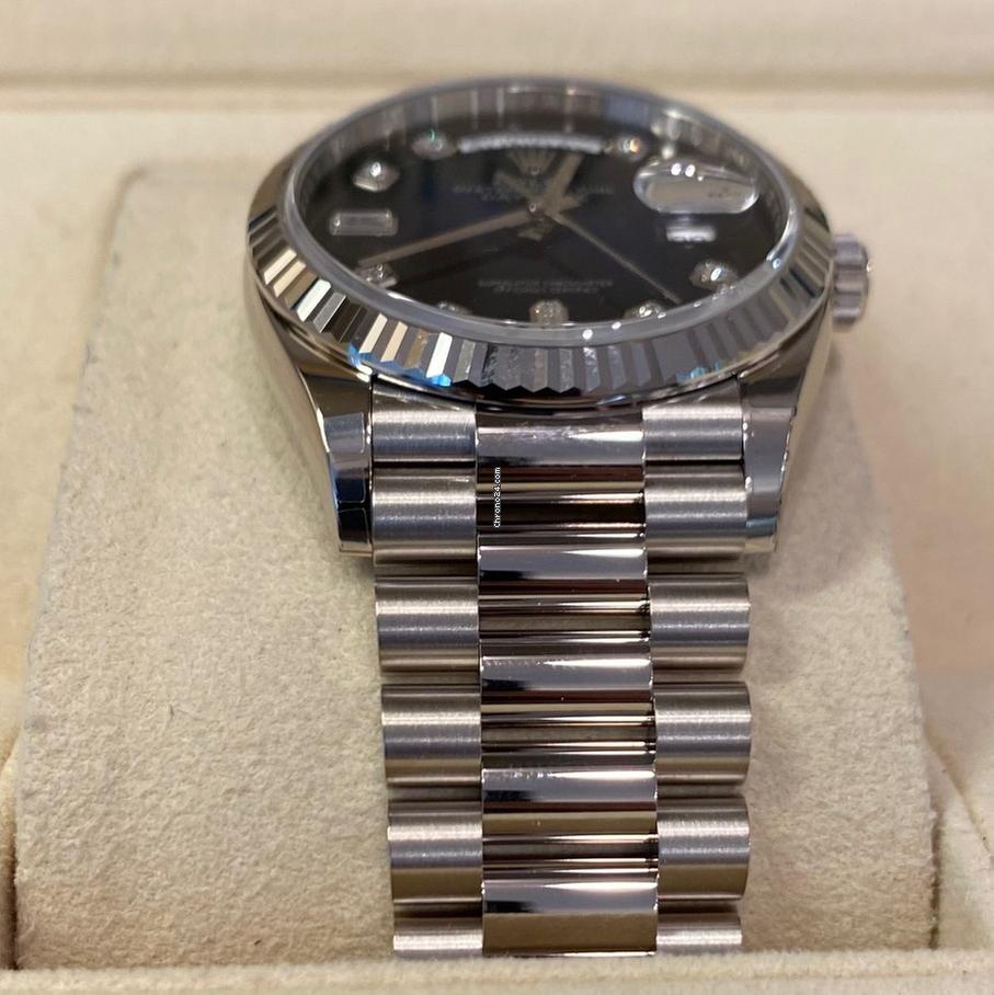 Rolex Day-Date 36 36mm/Like New (Unworn) 2025/White Gold 10 Diamonds Blue Dial 128239