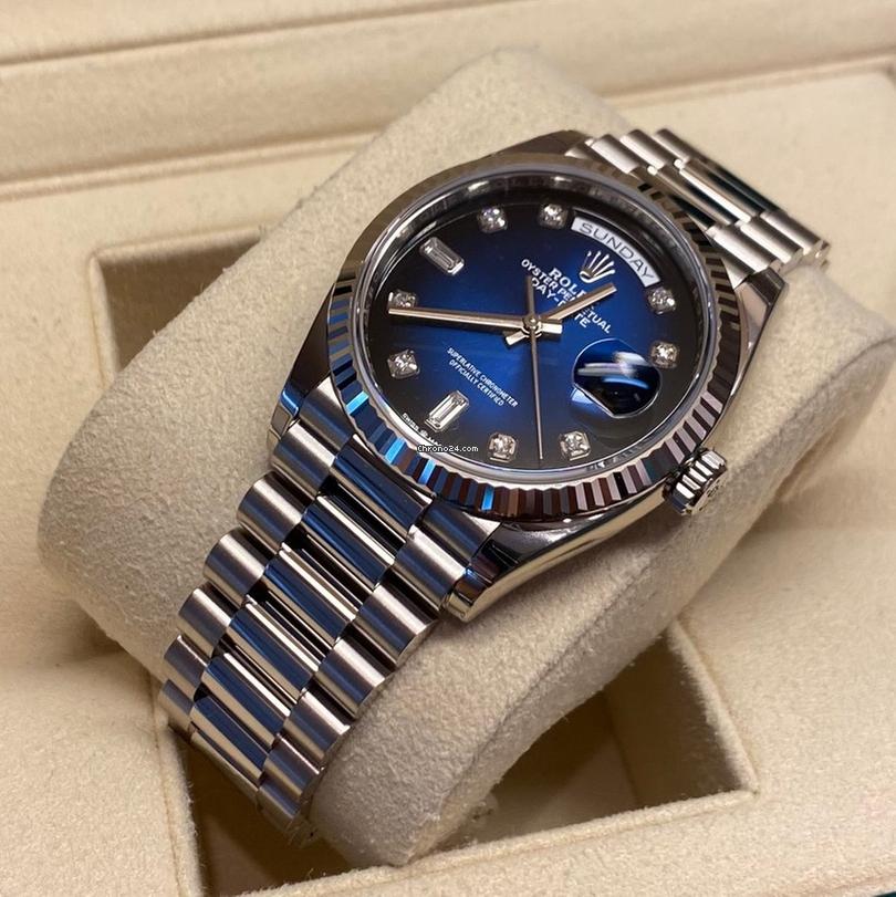 Rolex Day-Date 36 36mm/Like New (Unworn) 2025/White Gold 10 Diamonds Blue Dial 128239