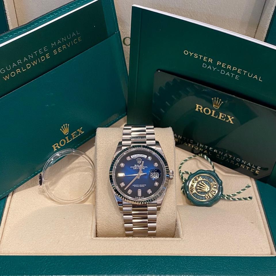 Rolex Day-Date 36 36mm/Like New (Unworn) 2025/White Gold 10 Diamonds Blue Dial 128239