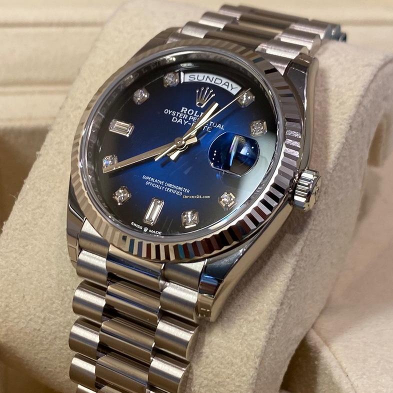 Rolex Day-Date 36 36mm/Like New (Unworn) 2025/White Gold 10 Diamonds Blue Dial 128239
