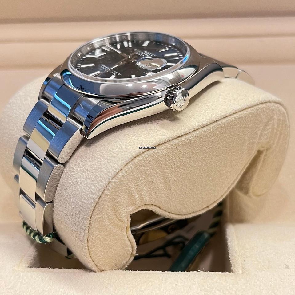 Rolex Datejust 36 36mm Like New (Unworn) 2025 ( May)/Blue Dial Index Oyster Band 126200