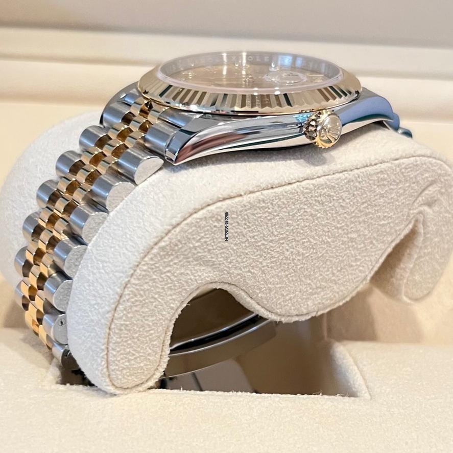Rolex Datejust 41 mm/Like New (Unworn) (2025) Jubilee Band/10 Diamonds Champagne Dial/126333