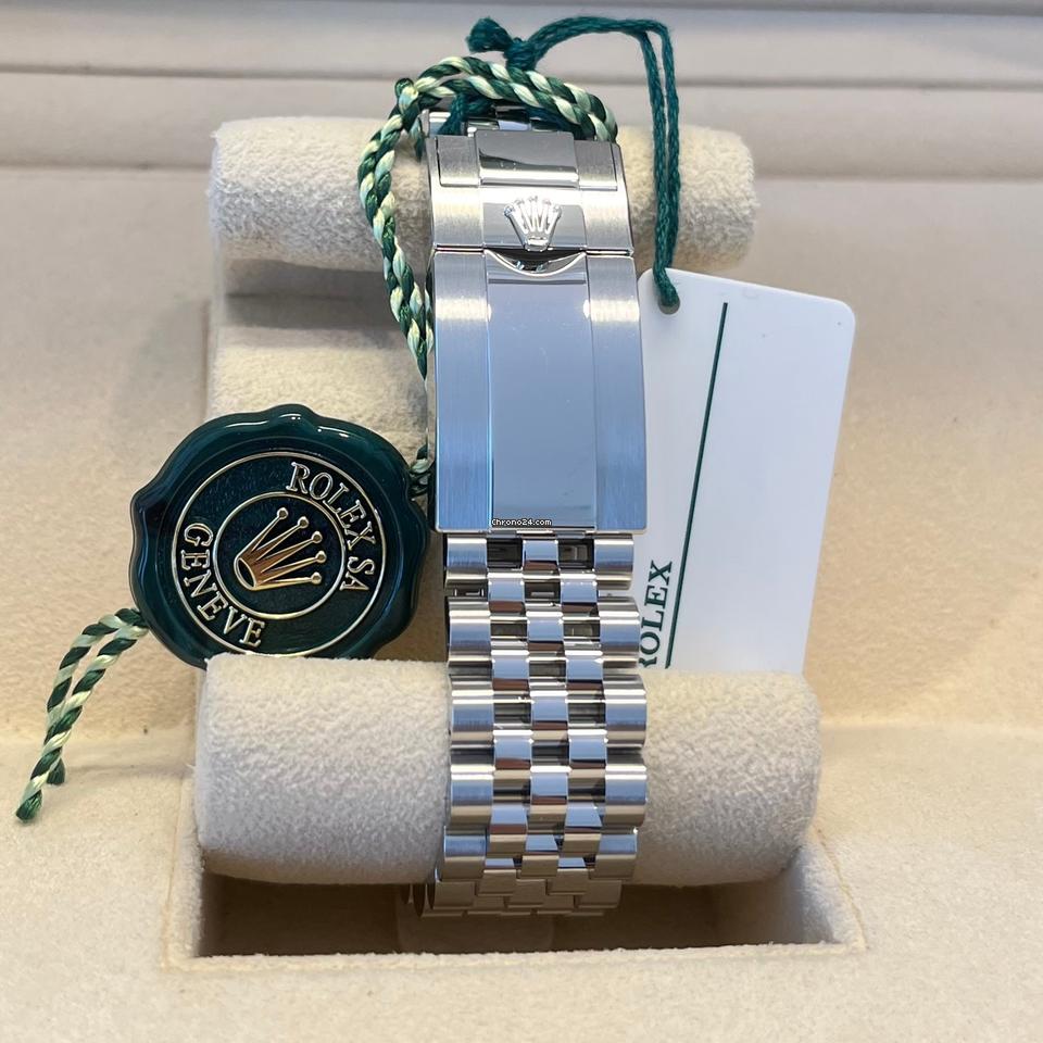 Rolex GMT-Master II Pepsi Like New (Unworn) 2025 ( May) / 126710BLRO