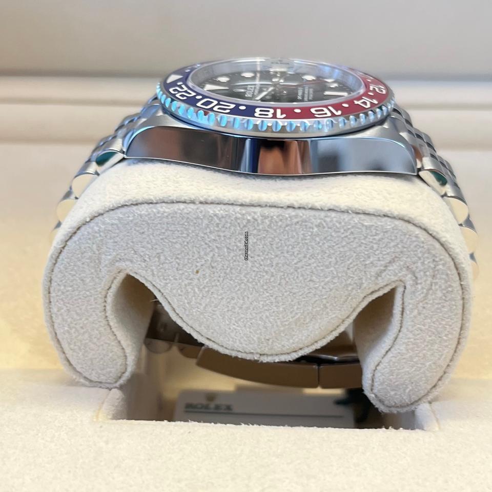 Rolex GMT-Master II Pepsi Like New (Unworn) 2025 ( May) / 126710BLRO