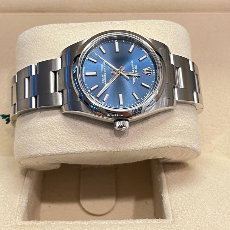 Rolex Oyster Perpetual 34 34mm/Like New (Unworn) 2025 Blue Dial/124200