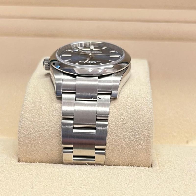 Rolex Oyster Perpetual 34 34mm/Like New (Unworn) 2025 Blue Dial/124200