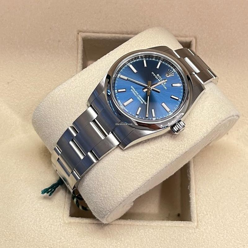 Rolex Oyster Perpetual 34 34mm/Like New (Unworn) 2025 Blue Dial/124200