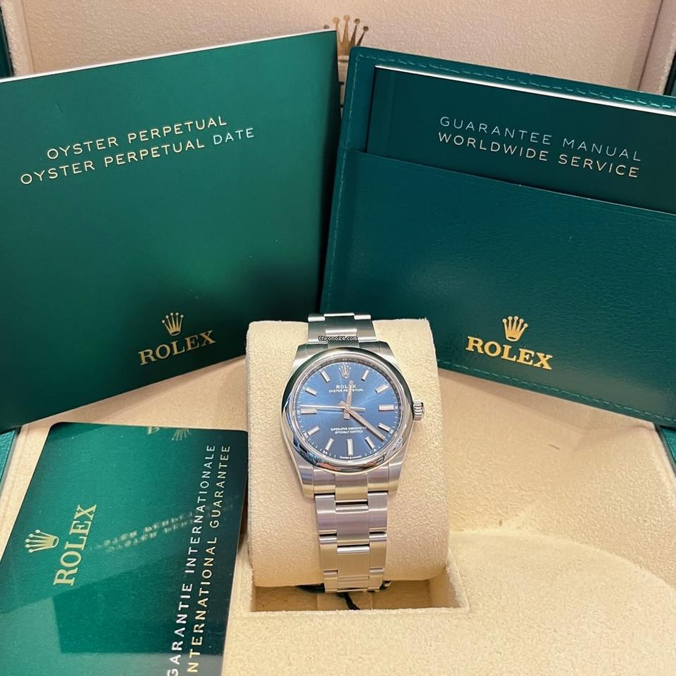 Rolex Oyster Perpetual 34 34mm/Like New (Unworn) 2025 Blue Dial/124200