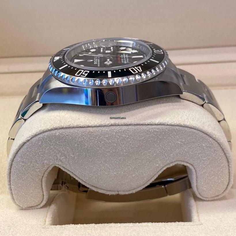 Rolex Sea-Dweller Like New (Unworn) 2025 (fev) Red 126600
