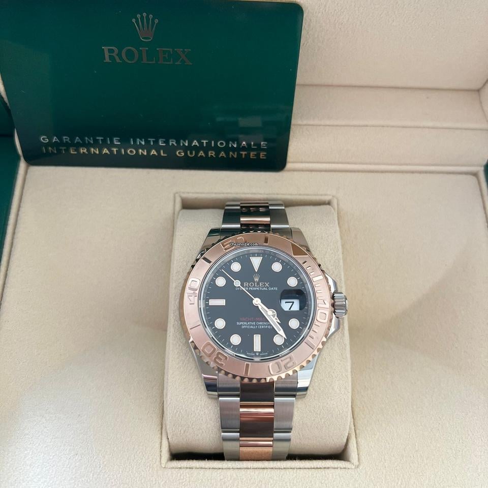Rolex Yacht-Master 40 40mm Like New (Unworn) 2025 (April) / Black Dial 126621