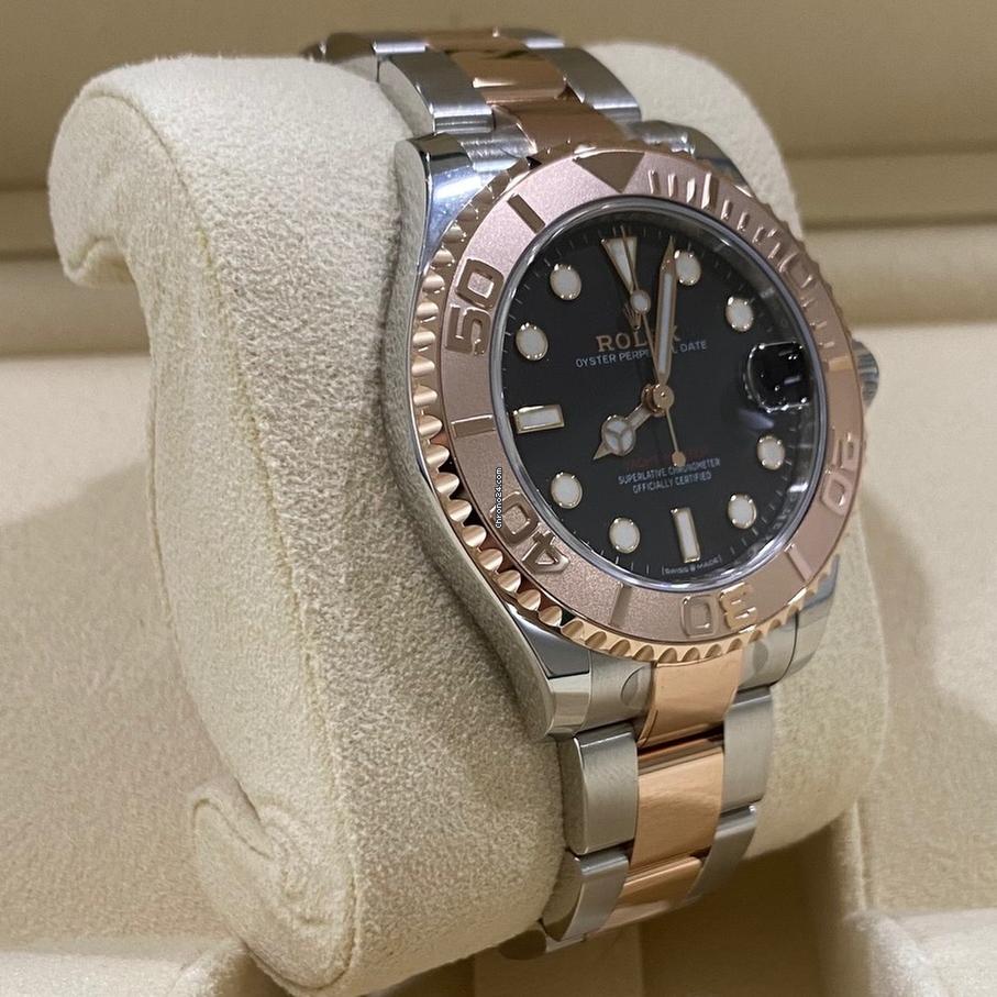 Rolex Yacht-Master 40 40mm Like New (Unworn) 2025 (April) / Black Dial 126621