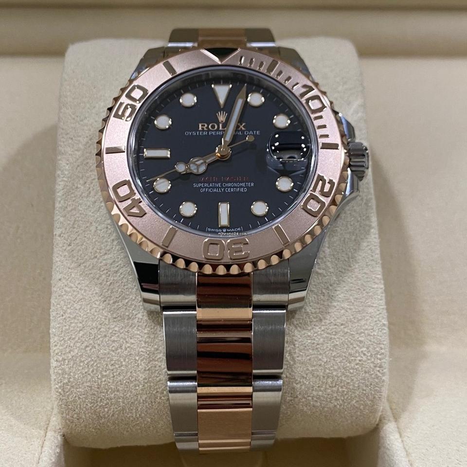 Rolex Yacht-Master 40 40mm Like New (Unworn) 2025 (April) / Black Dial 126621