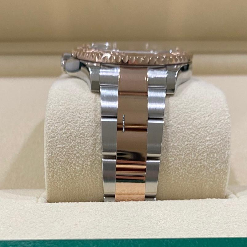 Rolex Yacht-Master 40 40mm Like New (Unworn) 2025 (April) / Black Dial 126621