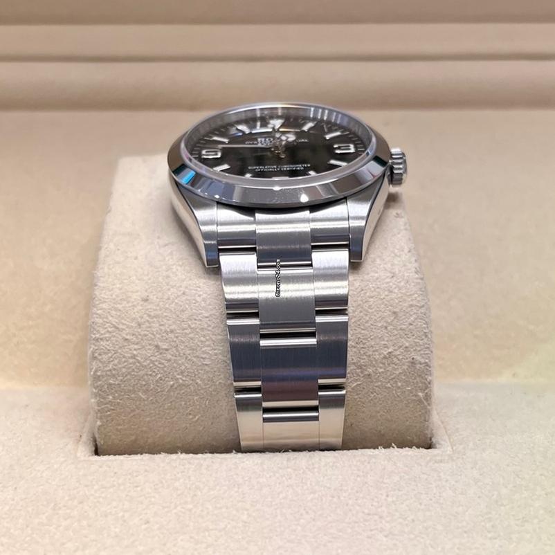 Rolex Explorer 36mm Like New (Unworn) 2025 (May)/124270