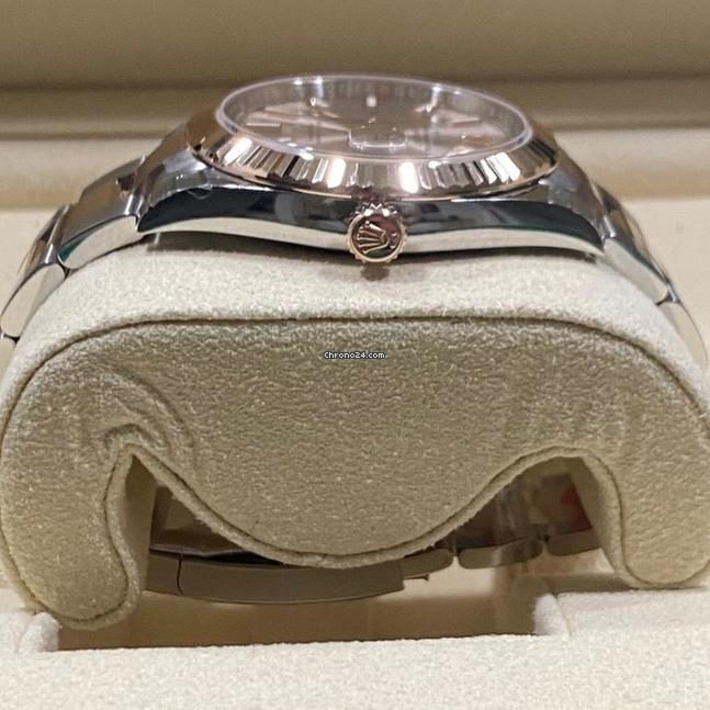Rolex Datejust 41 mm Like New (Unworn) 2025 Oyster Sundust Dial Fluted Pink 126331