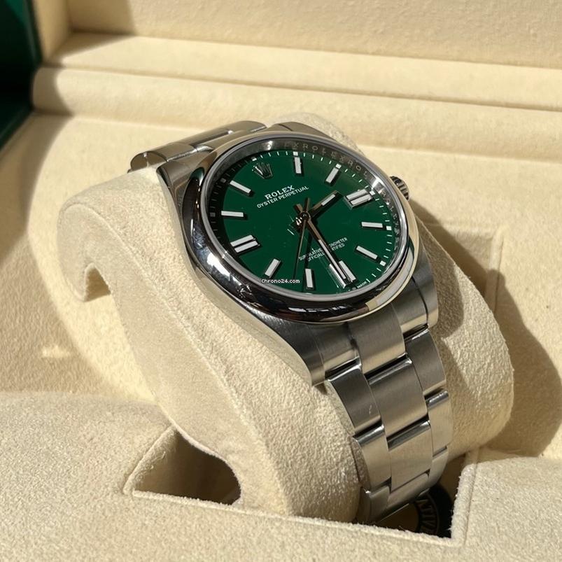 Rolex Oyster Perpetual 41 41mm / NEW 2025 Green Dial 124300