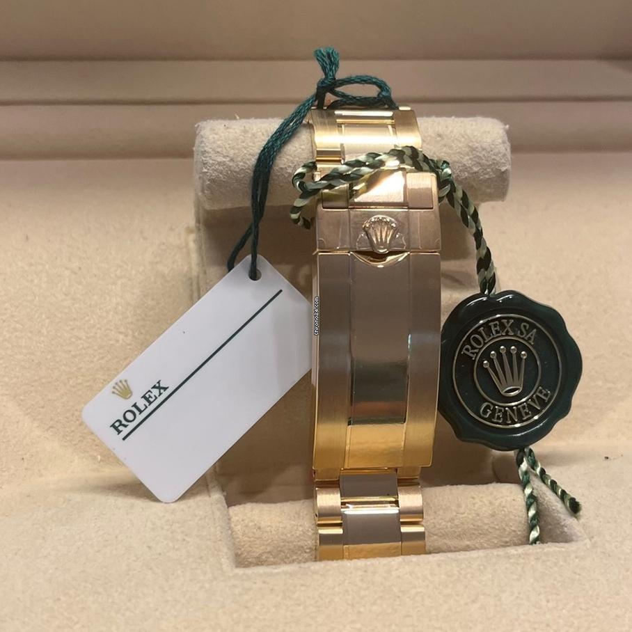 Rolex Submariner Date 41mm Like New (Unworn) 2025 / Blue Dial / Yellow Gold 126618LB