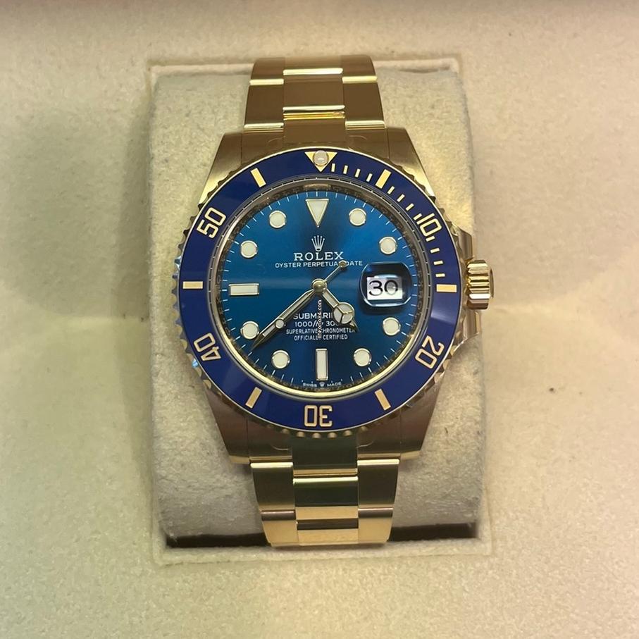 Rolex Submariner Date 41mm Like New (Unworn) 2025 / Blue Dial / Yellow Gold 126618LB