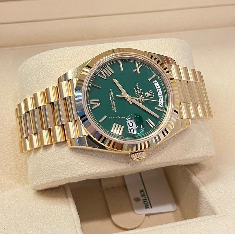 Rolex Day-Date 40 40mm Like New (Unworn) 2025 (May) / Yellow Gold Green Dial/228238