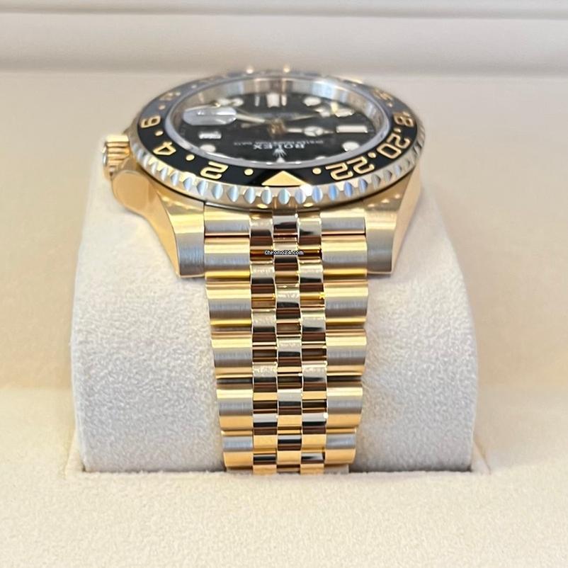 Rolex GMT-Master II Like New (Unworn) 2025 (May) / Yellow Gold/126718 GRNR
