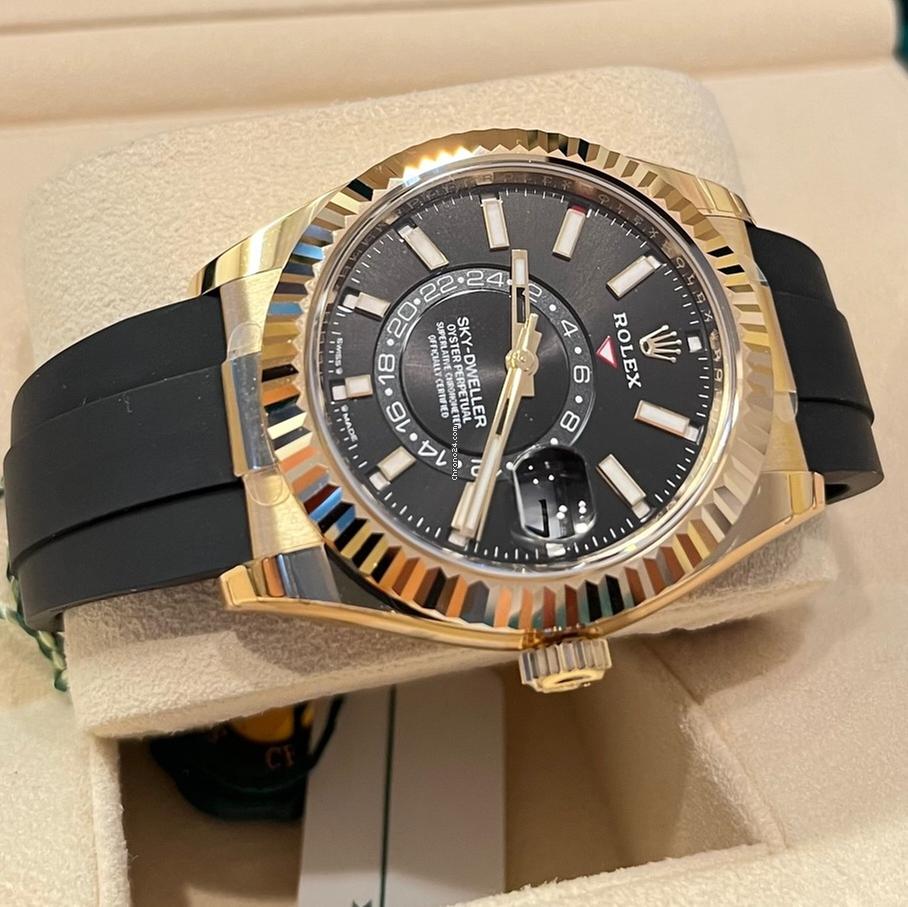 Rolex Sky-Dweller 42mm Like New (Unworn) 2025 ( April) Black Dial Yellow Gold 336238