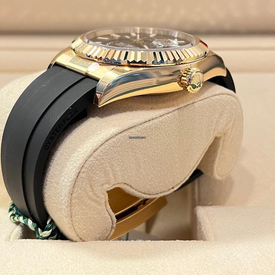 Rolex Sky-Dweller 42mm Like New (Unworn) 2025 ( April) Black Dial Yellow Gold 336238
