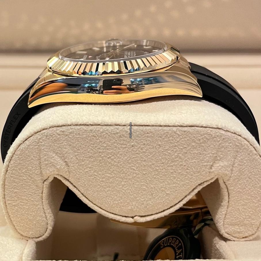 Rolex Sky-Dweller 42mm Like New (Unworn) 2025 ( April) Black Dial Yellow Gold 336238