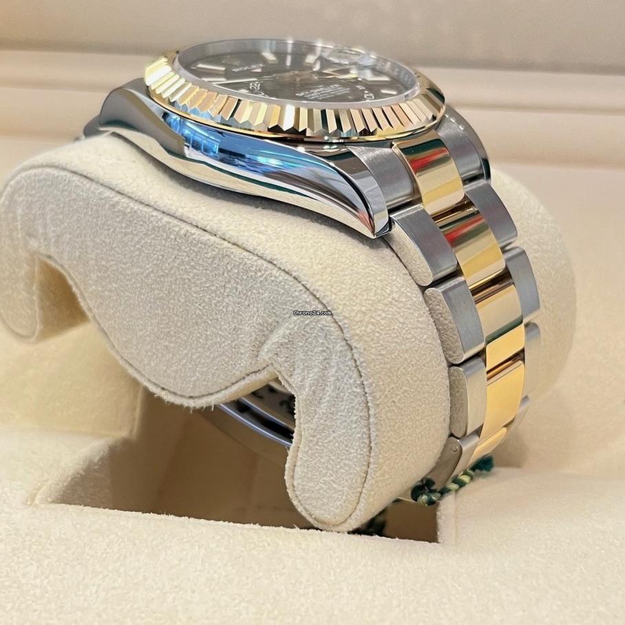Rolex Sky-Dweller 42mm Like New (Unworn) 2025 two tones / Black Dial Oyster 336933