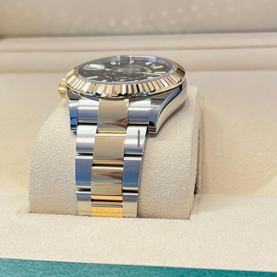 Rolex Sky-Dweller 42mm Like New (Unworn) 2025 two tones / Black Dial Oyster 336933