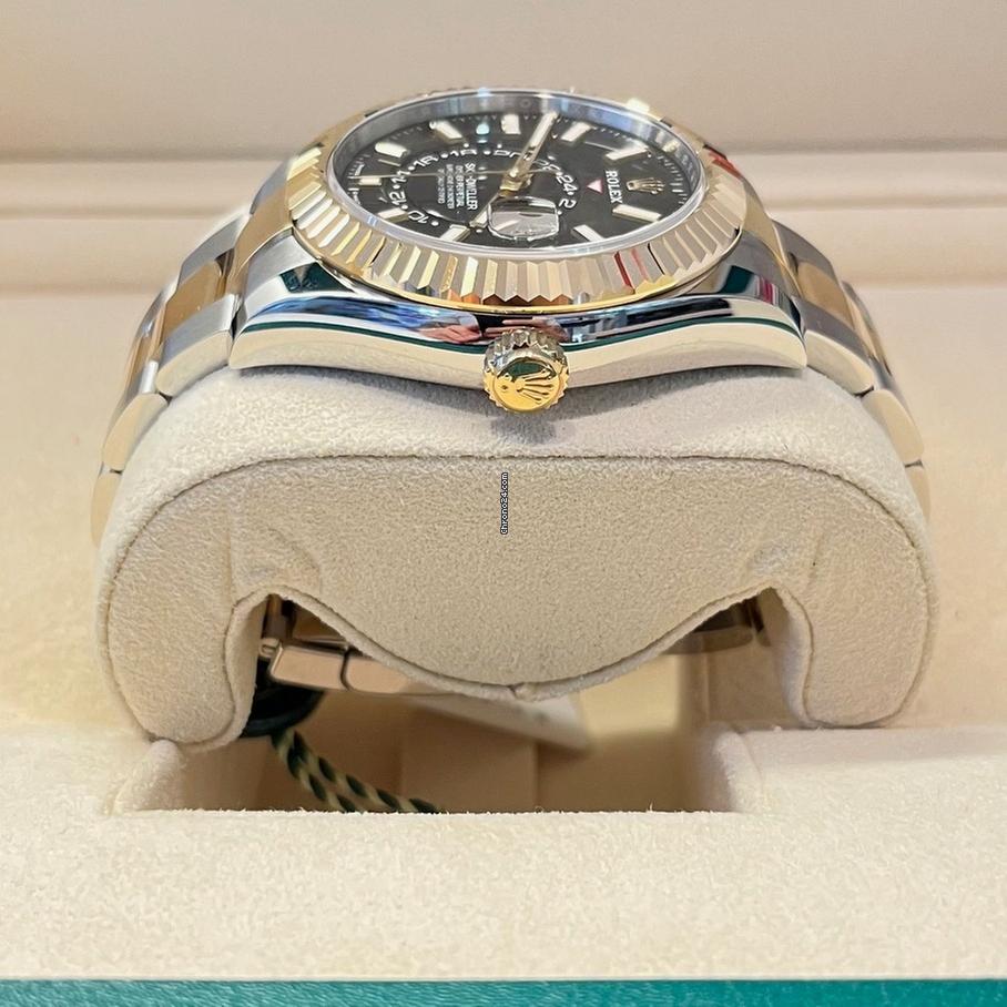 Rolex Sky-Dweller 42mm Like New (Unworn) 2025 two tones / Black Dial Oyster 336933