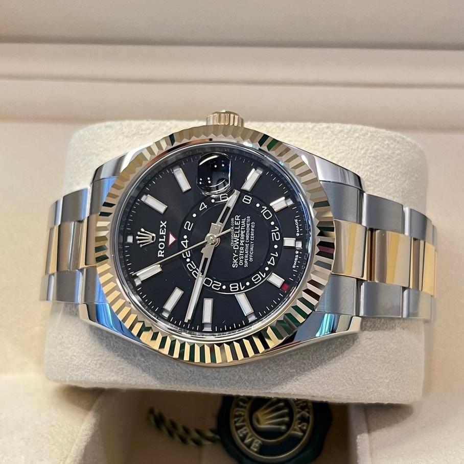 Rolex Sky-Dweller 42mm Like New (Unworn) 2025 two tones / Black Dial Oyster 336933