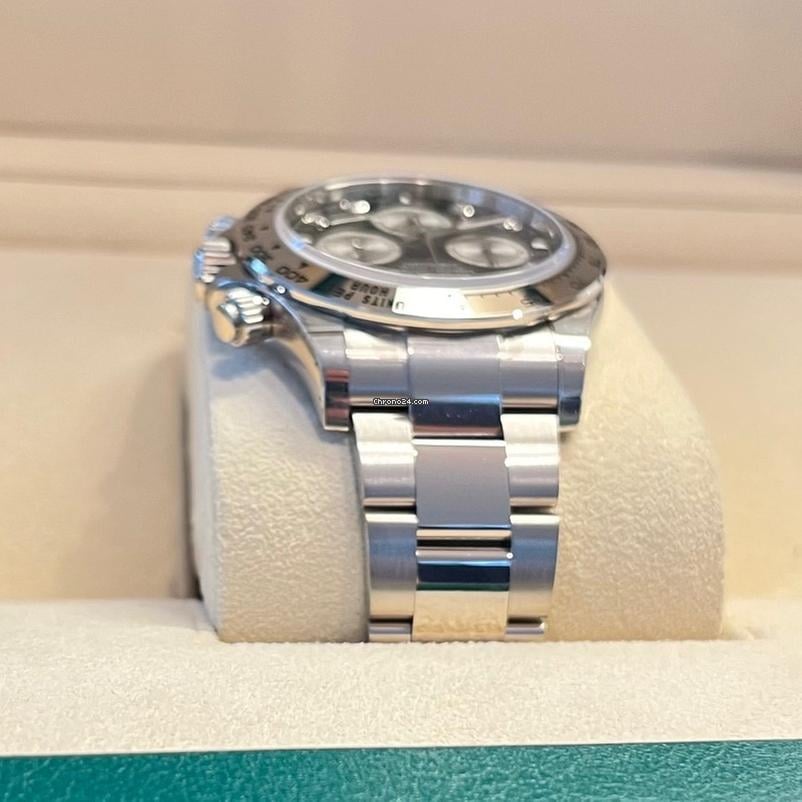 Rolex Daytona Cosmograph Daytona / Like New (Unworn) 2025 Like New RELEASE BLACK DIAMOND DIAL 126509