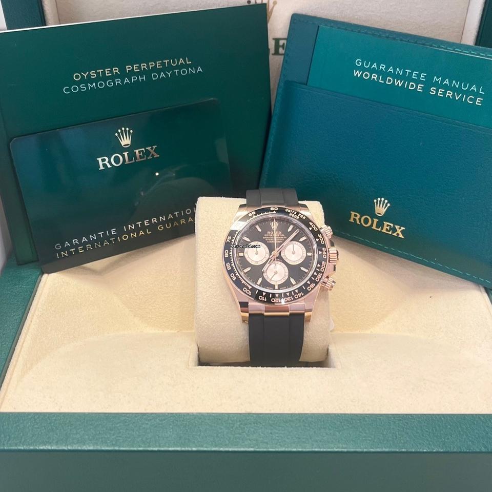 Rolex Daytona Cosmograph Daytona / Like New (Unworn) 2025 (April) / Rose Gold/Oysterflex BLACK DIAL 126515L