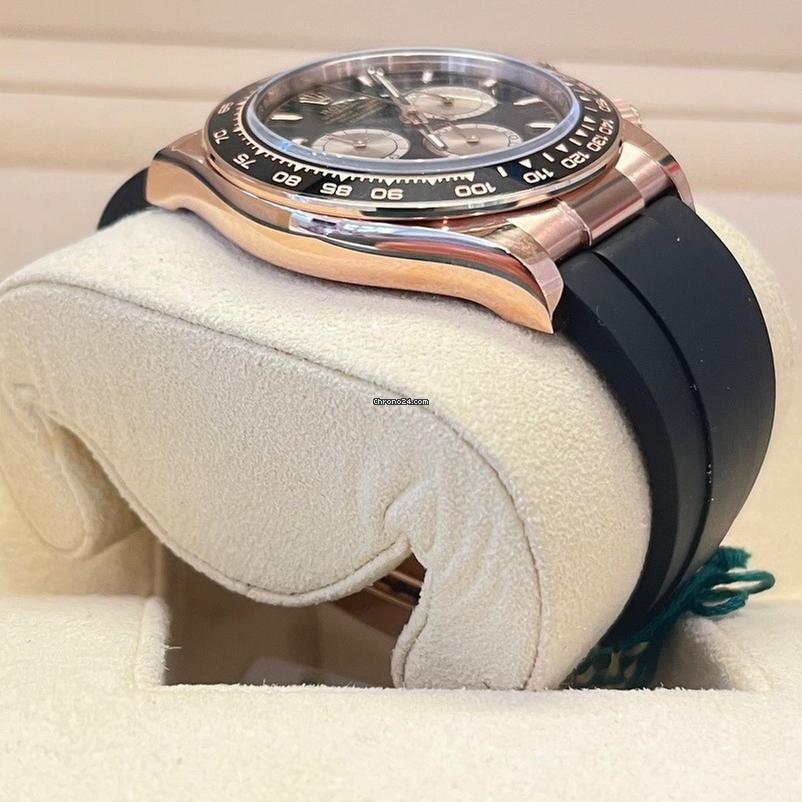 Rolex Daytona Cosmograph Daytona / Like New (Unworn) 2025 (April) / Rose Gold/Oysterflex BLACK DIAL 126515L