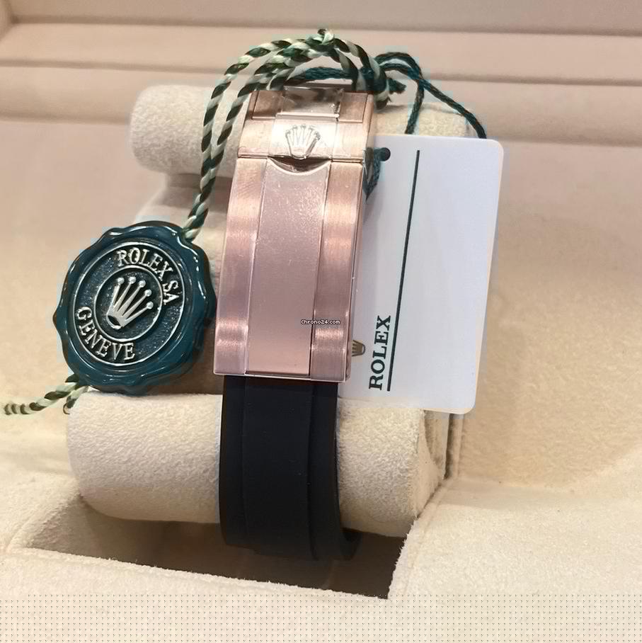 Rolex Daytona Cosmograph Daytona / Like New (Unworn) 2025 (April) / Rose Gold/Oysterflex BLACK DIAL 126515L