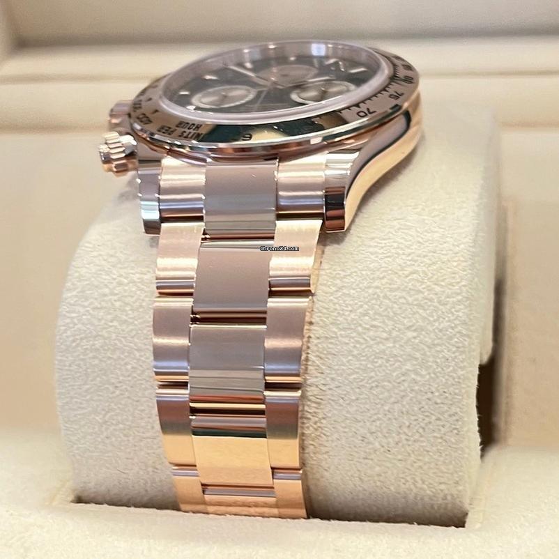 Rolex Daytona Like New (Unworn) 2025 (May) / Golden Bright Black Dial 126505