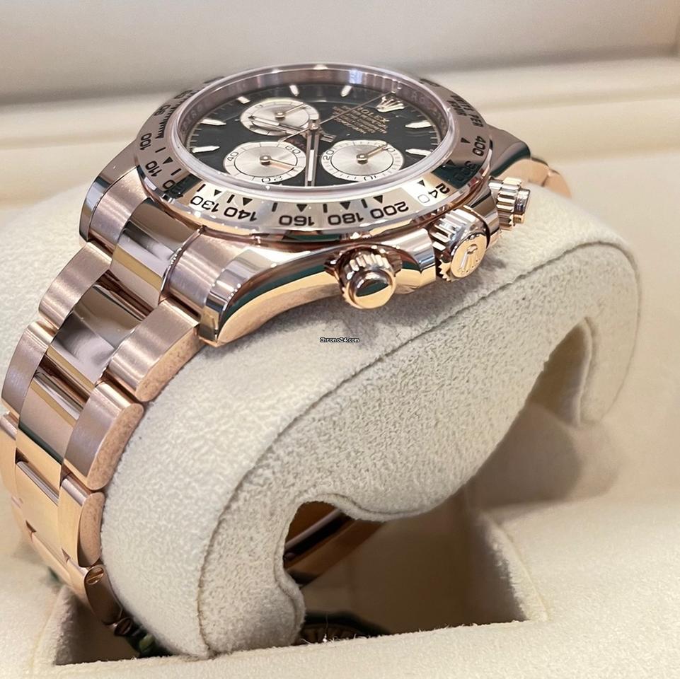 Rolex Daytona Like New (Unworn) 2025 (May) / Golden Bright Black Dial 126505