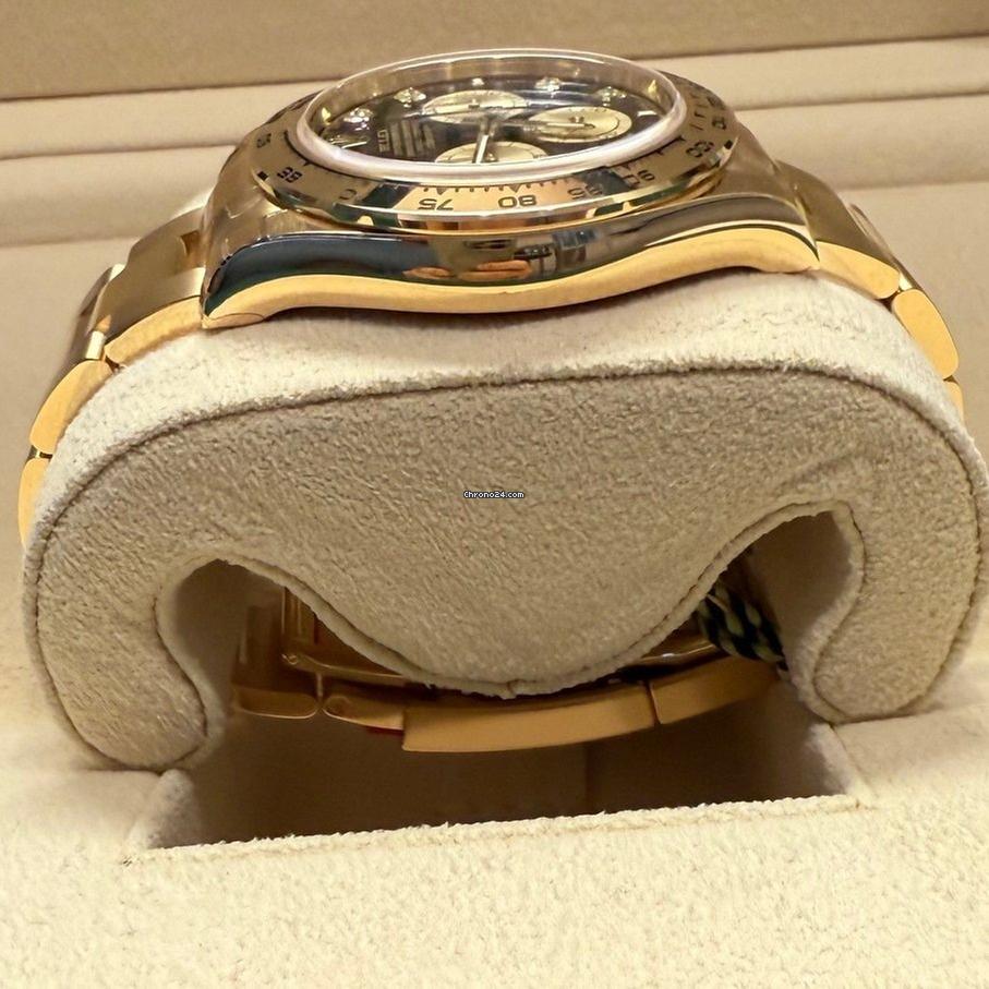 Rolex Daytona Cosmograph Daytona / Like New (Unworn) 2025(may) / Black Dial / Diamond 126508