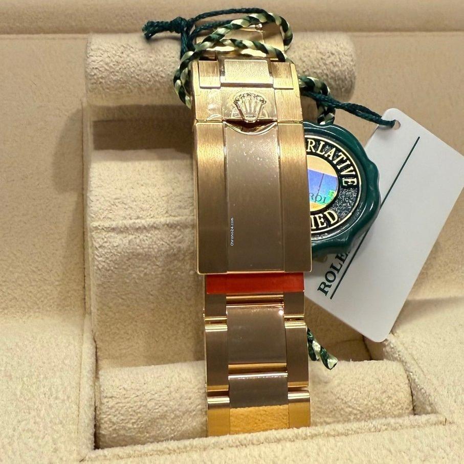 Rolex Daytona Cosmograph Daytona / Like New (Unworn) 2025(may) / Black Dial / Diamond 126508