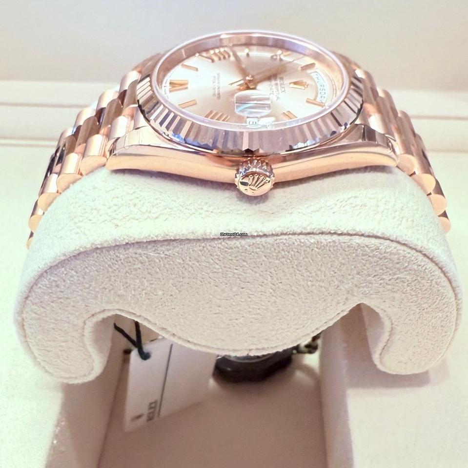 Rolex Day-Date 40 40MM / Like New (Unworn) 2025 Everose Gold Pink Sundust Dial/228235