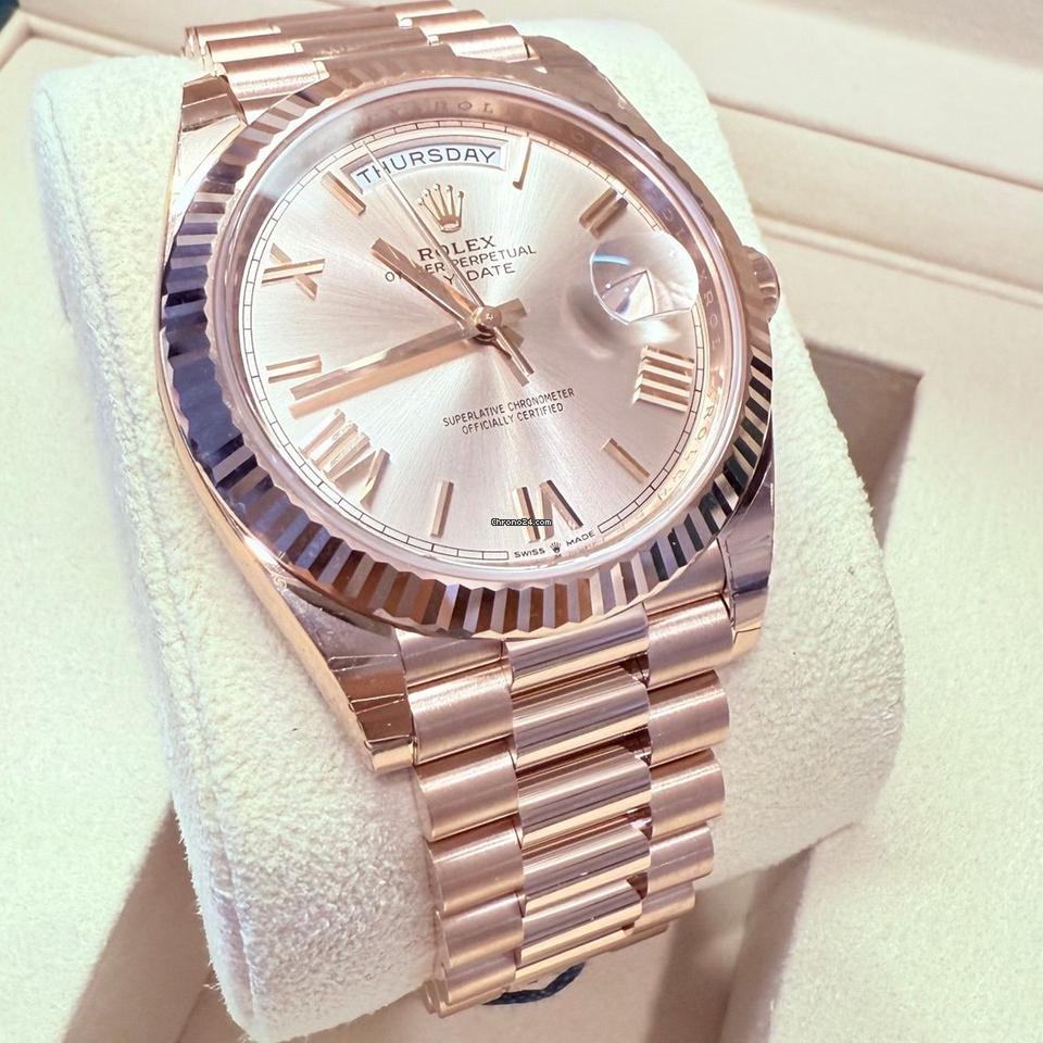 Rolex Day-Date 40 40MM / Like New (Unworn) 2025 Everose Gold Pink Sundust Dial/228235