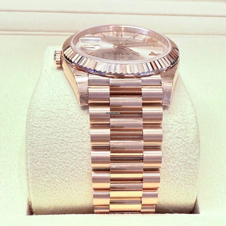 Rolex Day-Date 40 40MM / Like New (Unworn) 2025 Everose Gold Pink Sundust Dial/228235