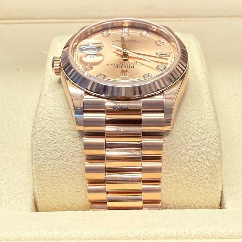 Rolex Day-Date 36 36mm/Like New (Unworn) 2025 Rose Gold "Pink Baguette Diamond Dial 128235