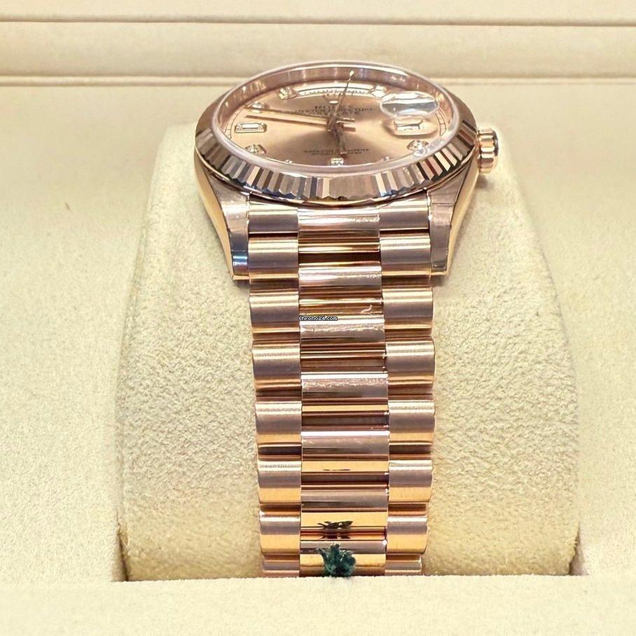 Rolex Day-Date 36 36mm/Like New (Unworn) 2025 Rose Gold "Pink Baguette Diamond Dial 128235